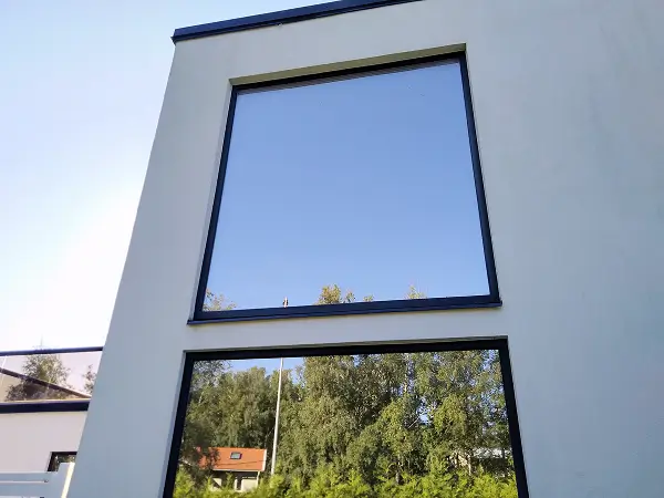 Zrkadlové fólie na okná – moderný vzhľad a dokonalé súkromie
